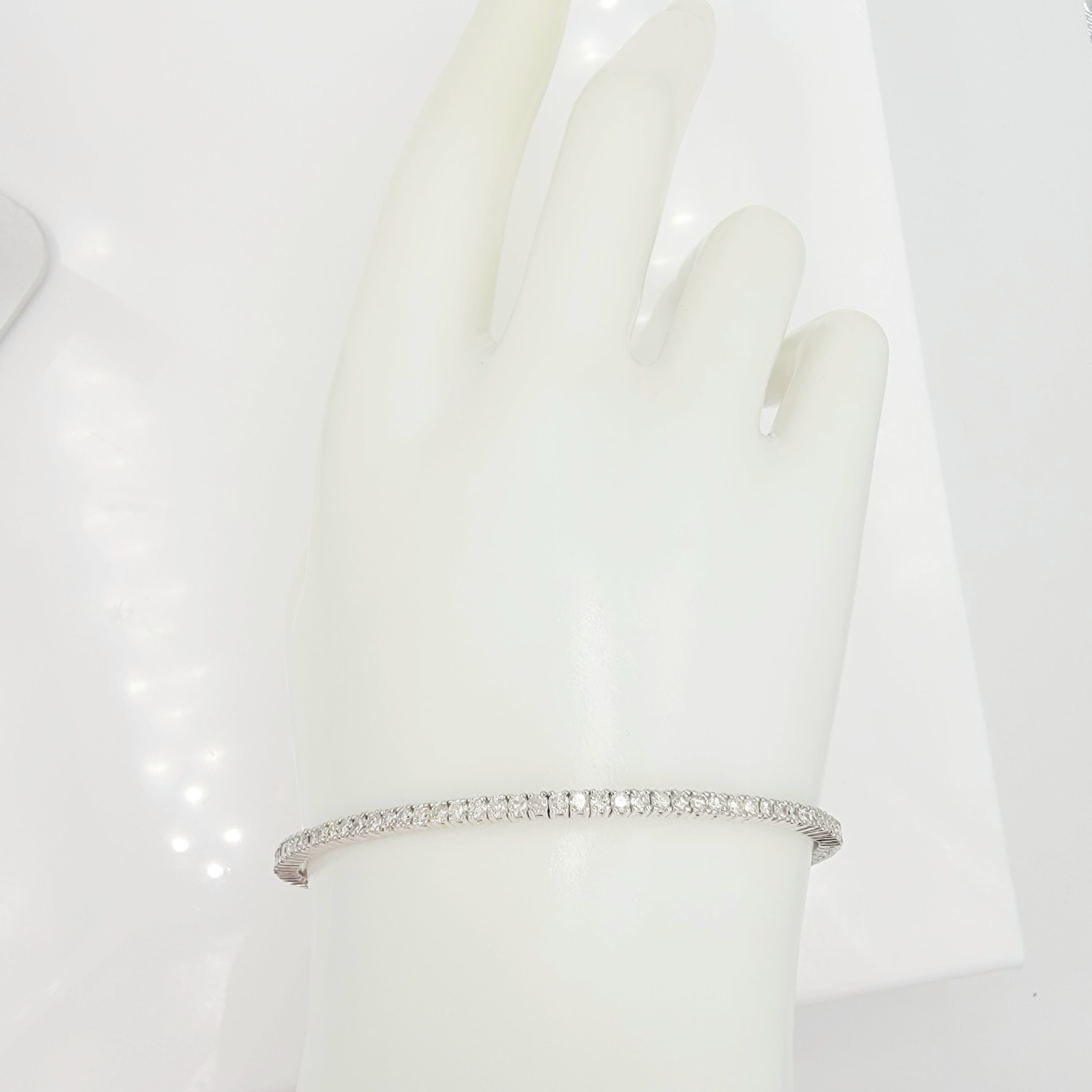 14k white gold diamond flex bangle
