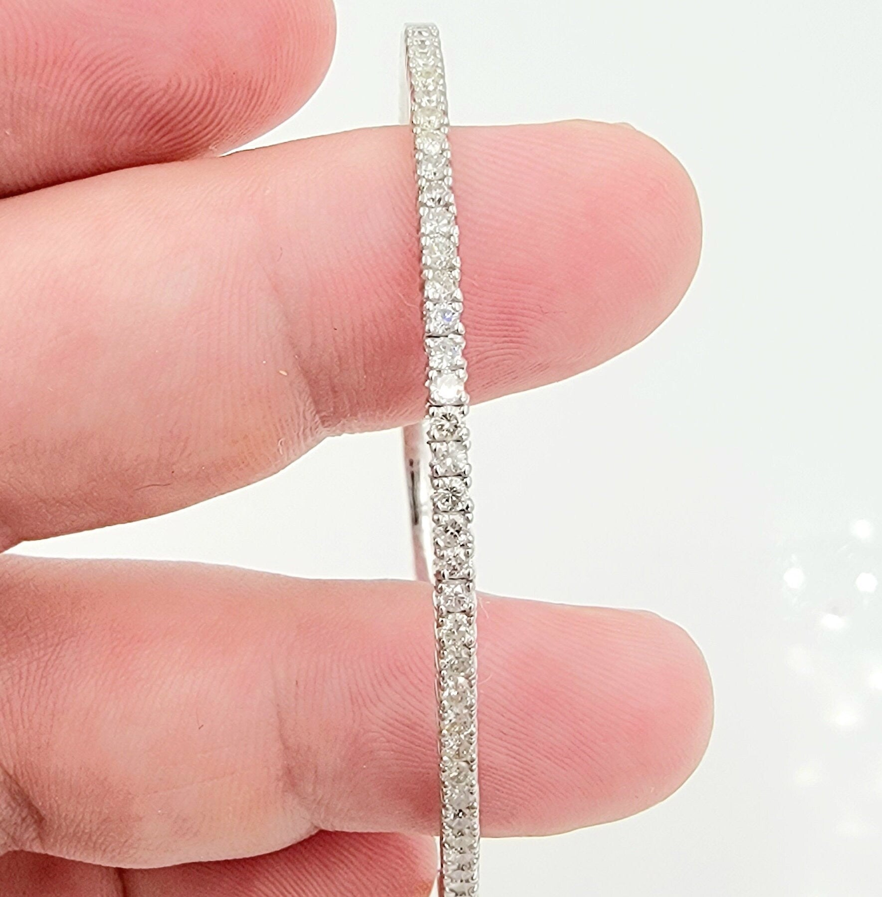 14k white gold diamond flex bangle