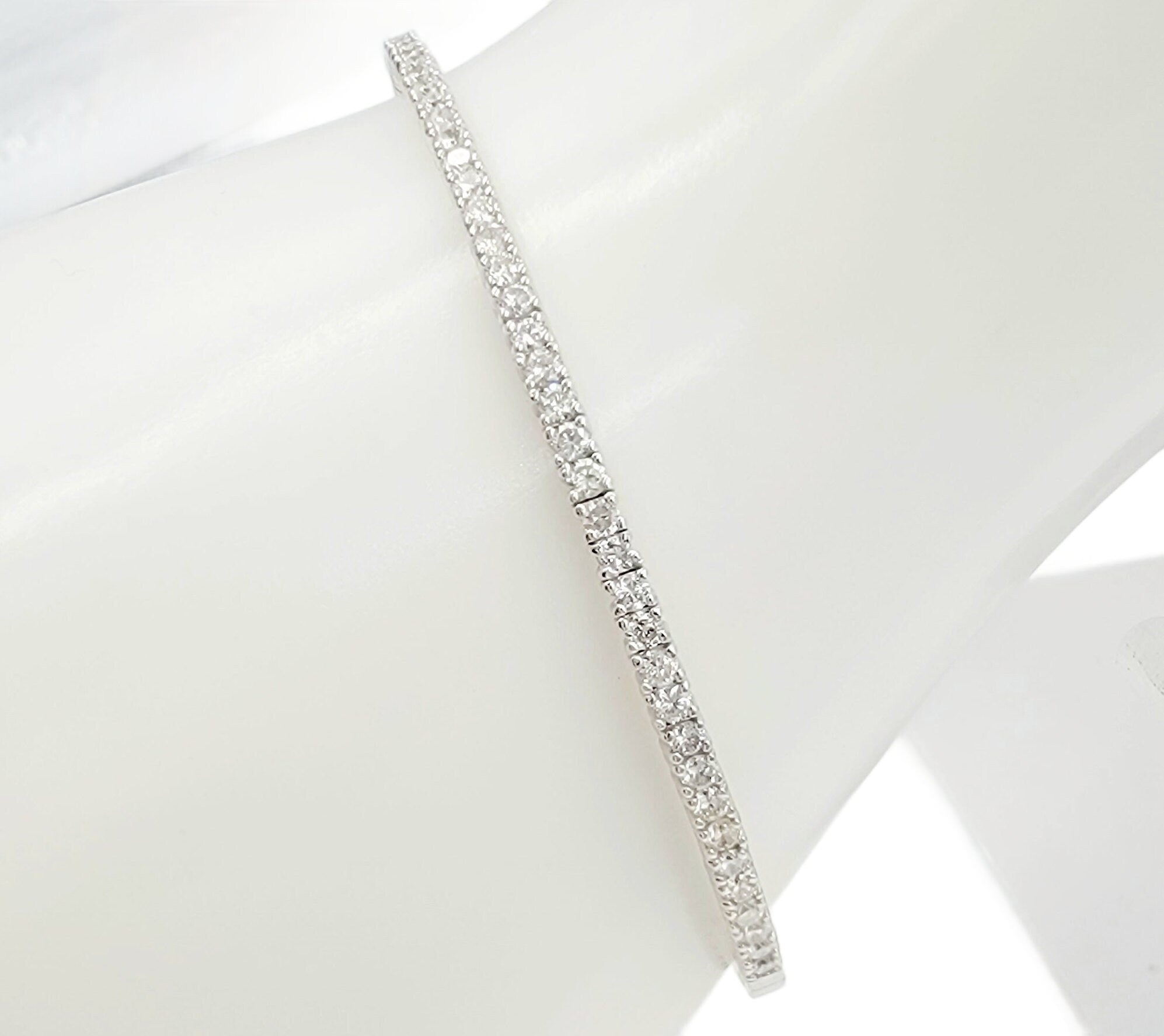 14k white gold diamond flex bangle