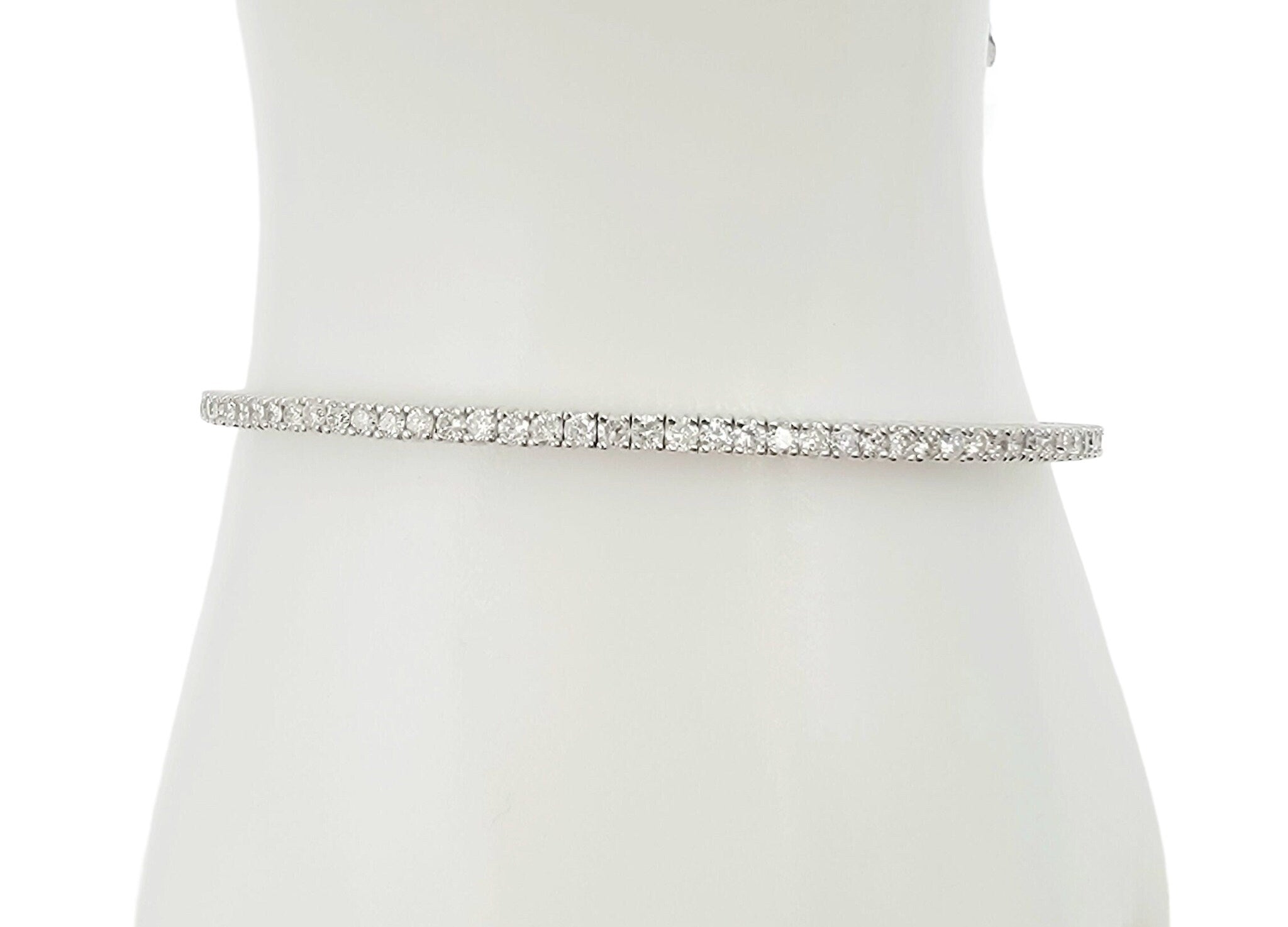 14k white gold diamond flex bangle